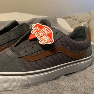NWT - Vans Old Skool Deluxe